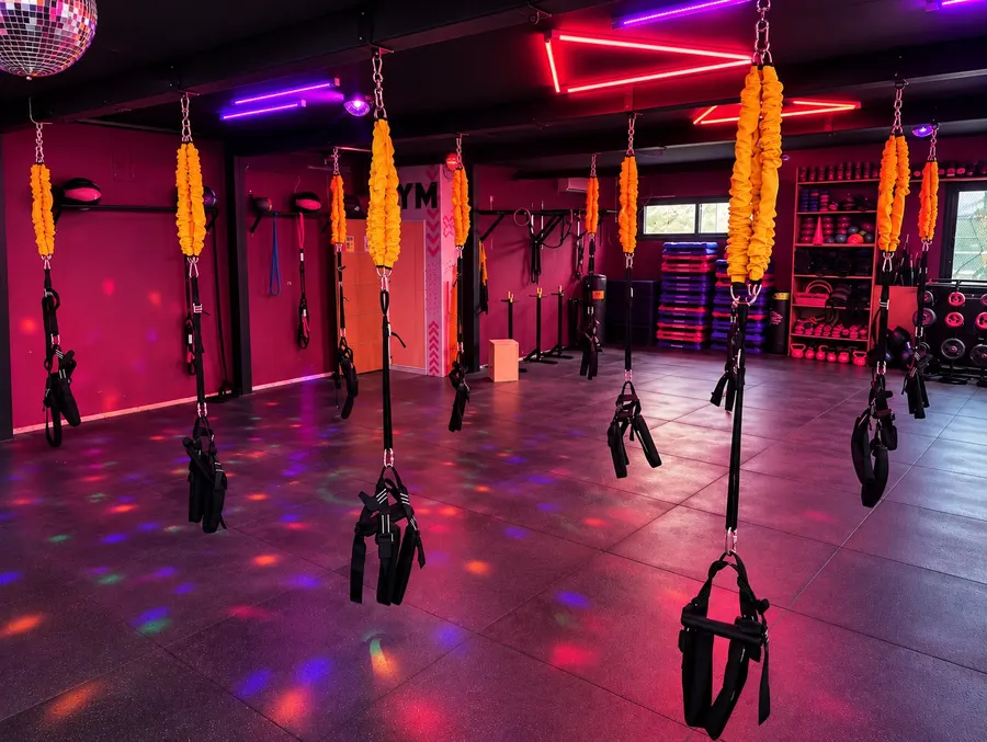 Salón de fitness grupal de Atenea Gym