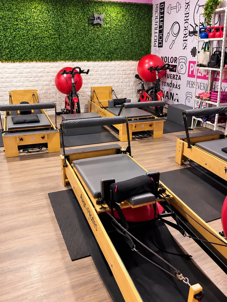 Salón de Pilates Reformer de Atenea Gym